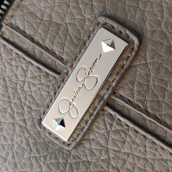 Jessica Simpson Grey and Black Leopard Print Interior Crossbody Bag - Picture 2 of 9